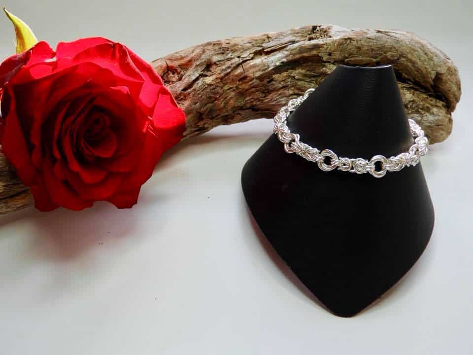 Byzantine and Roses Chain Maille Bracelet Kit - Image 2