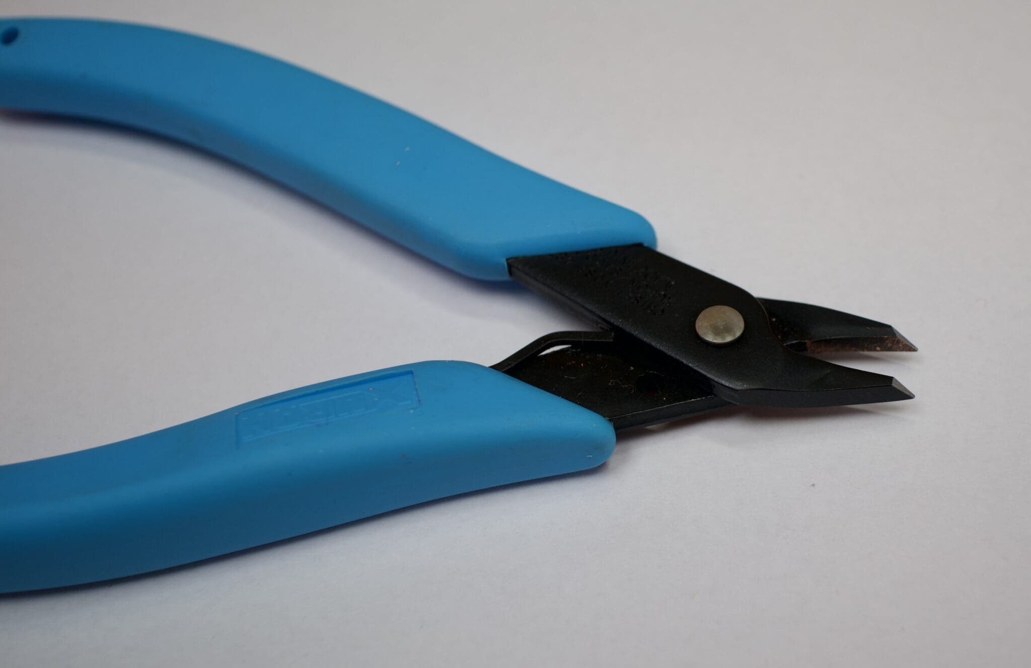 Xuron Chisel Nose Pliers Model 487 - Image 2